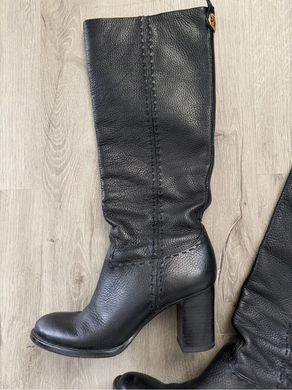 Tory Burch Black Pebbled Leather Heeled Boots Womens size 7.5